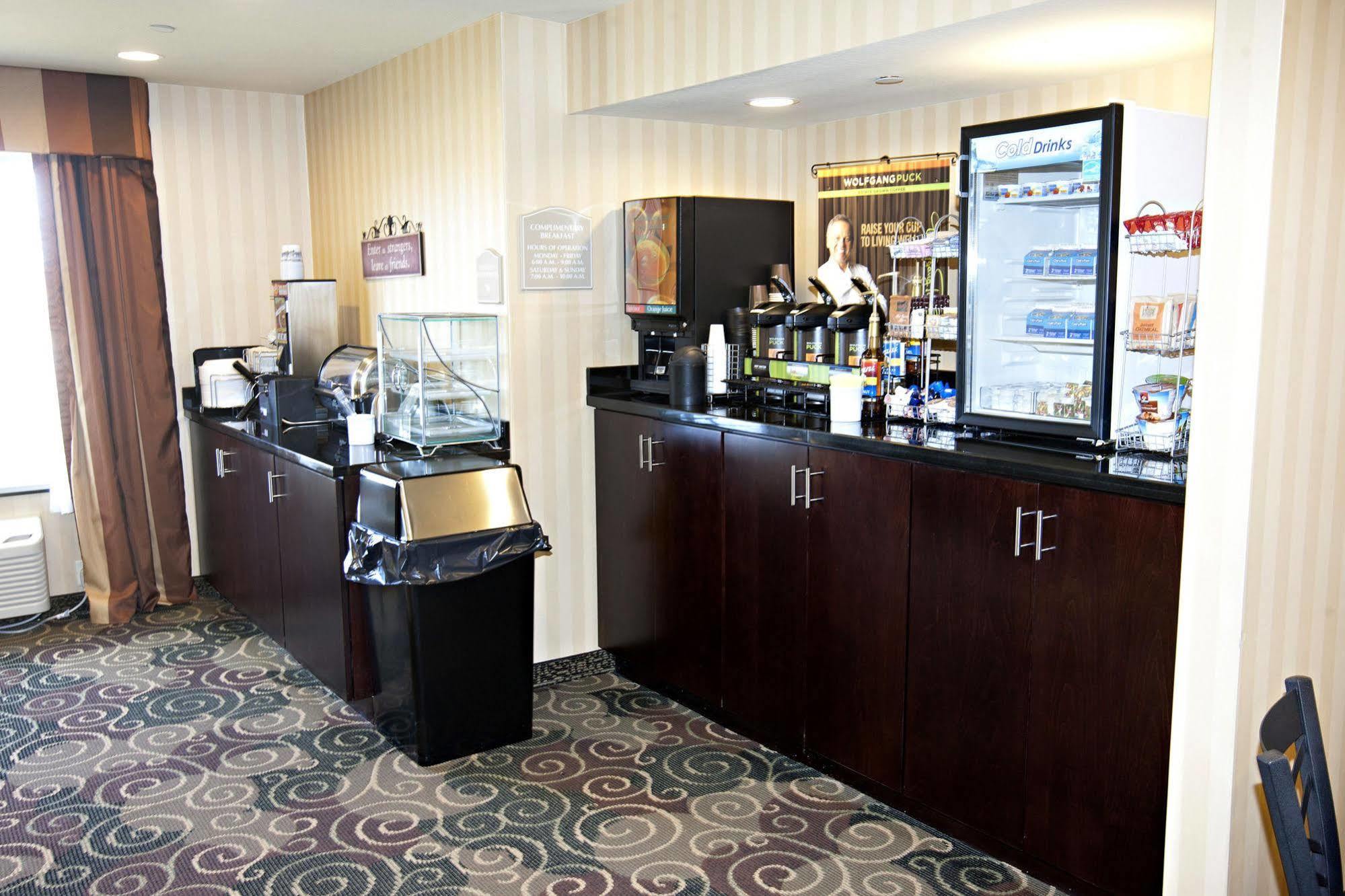 Cobblestone Inn & Suites - Langdon Zewnętrze zdjęcie