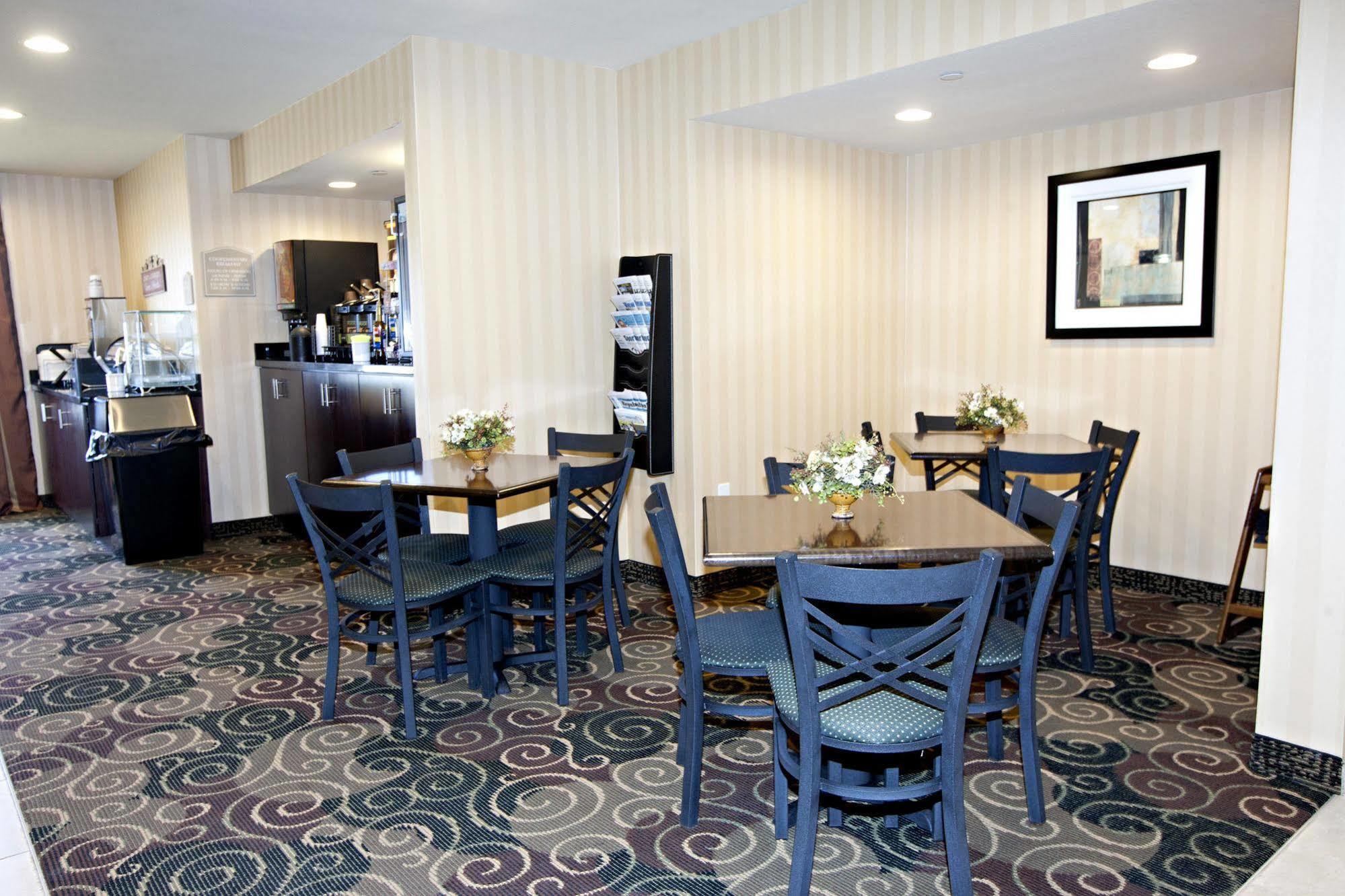 Cobblestone Inn & Suites - Langdon Zewnętrze zdjęcie